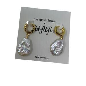 Our Spare Change X FabFitFun Isla Pearl Earrings Gold Tone Iridescent White NEW